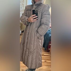 VINTAGE!! 💕 women’s large puffer ankle length size large. Warm and stylish!